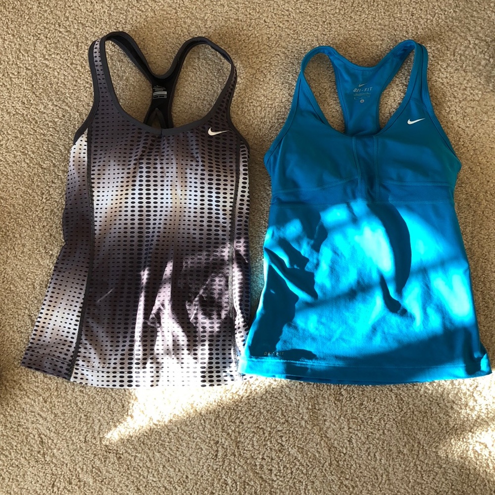 Nike workout tops